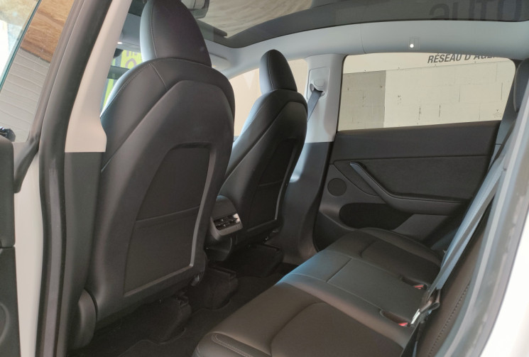 Tesla Model Y Long Range (grande autonomie) 347ch + Attelage + Wallbox + Autopilot 