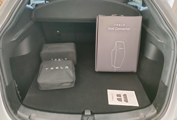 Tesla Model Y Long Range (grande autonomie) 347ch + Attelage + Wallbox + Autopilot 