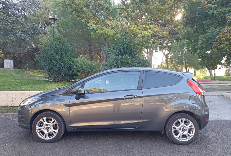 Ford Fiesta VI (2) 3 portes 1.0 EcoBoost 100 cv - Clim - Bluetooth - Régulateur - Radars