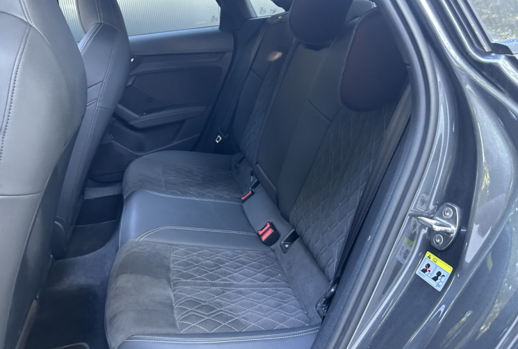 Audi A3 Limousine 35 2.0 TDI S Tronic7 150 S-line Virtual cockpit / Carplay / toit ouvrant