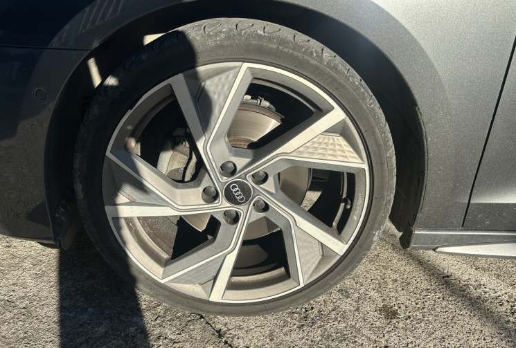 Audi A3 Limousine 35 2.0 TDI S Tronic7 150 S-line Virtual cockpit / Carplay / toit ouvrant