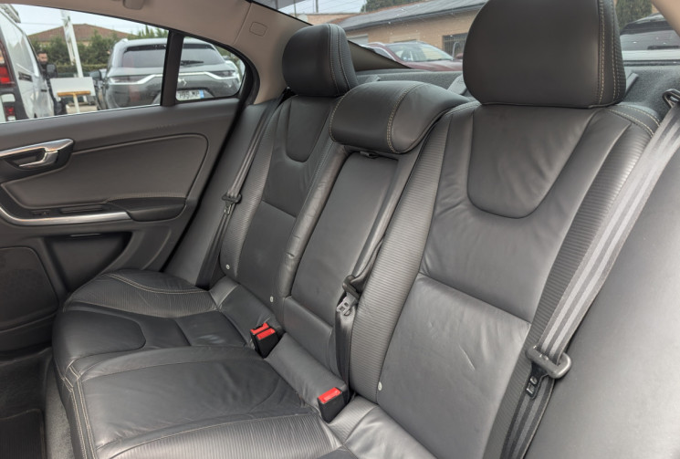 Volvo S60 AWD 304ch R-Design Geartronic