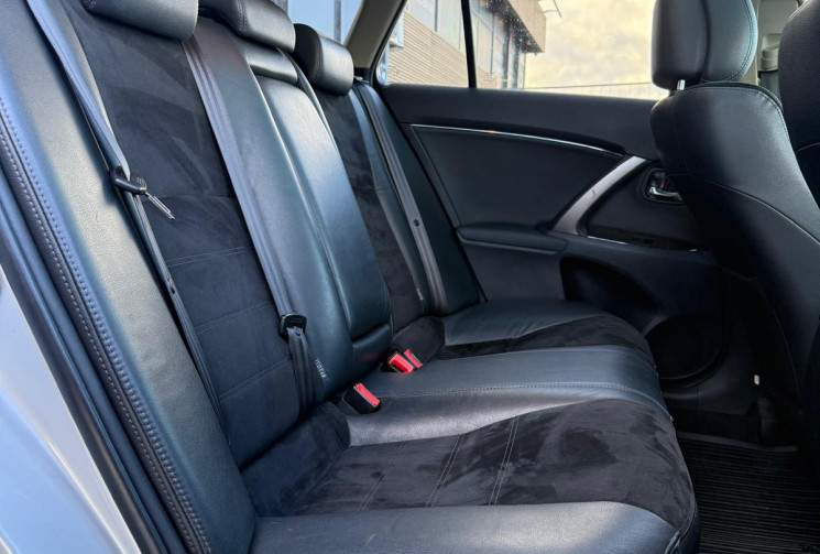 Toyota AVENSIS SW 150 D-CAT SKYVIEW BOITE AUTOMATIQUE