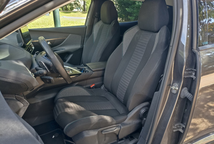 Peugeot 3008 1.5L HDI 130CH STYLE - CAMERA - SUIVI COMPLET PEUGEOT Peugeot 3008 1.5L HDI 130CH STYLE - CAMERA - SUIVI COMPLET PEUGEOT