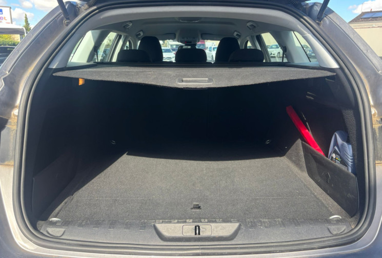 Peugeot 308 SW SW PH II 1.2 THP 110 cv / GPS / CAMERA RECUL / DISTRI NEUVE / GARANTIE 12 MOIS  