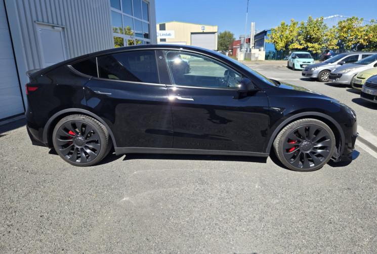 Tesla Model Y Performance AWD 534 cv dual motor * Autopilot amélioré FSD* Finition carbone* Yoke*  