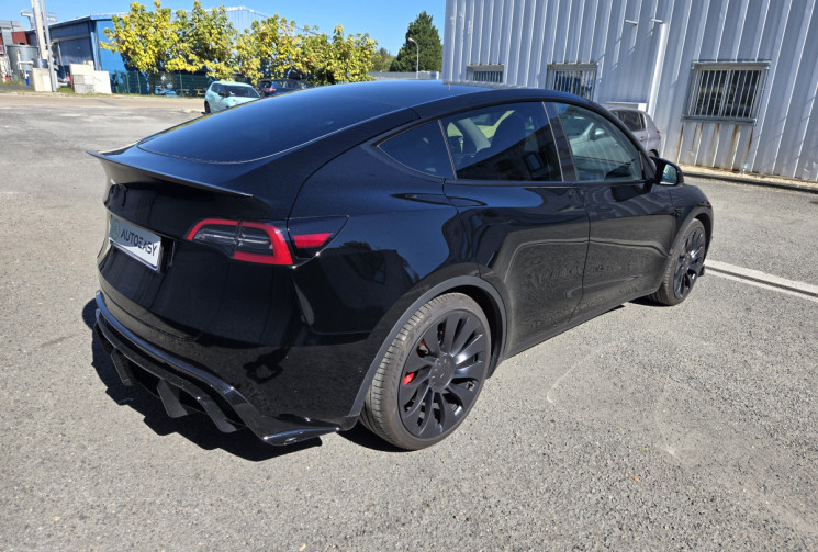 Tesla Model Y Performance AWD 534 cv dual motor * Autopilot amélioré FSD* Finition carbone* Yoke*  