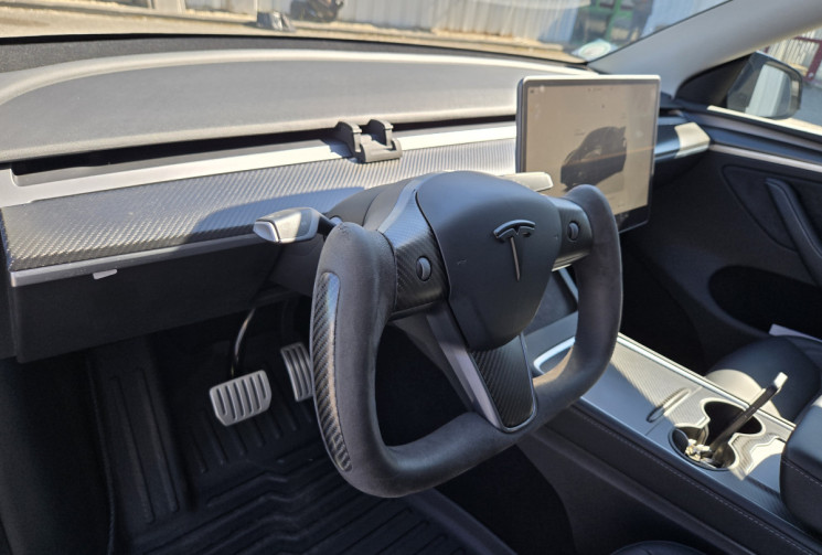 Tesla Model Y Performance AWD 534 cv dual motor * Autopilot amélioré FSD* Finition carbone* Yoke*  