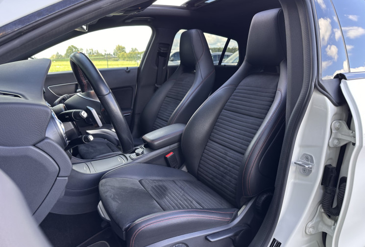 Mercedes CLA SHOOTING BRAKE 200 1.6 i 7G-DCT 156 cv FASCINATION- PACK AMG - CARPLAY