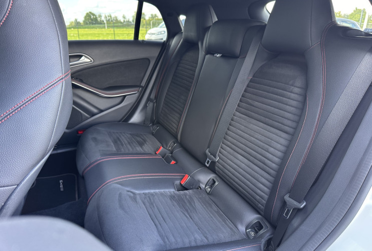 Mercedes CLA SHOOTING BRAKE 200 1.6 i 7G-DCT 156 cv FASCINATION- PACK AMG - CARPLAY