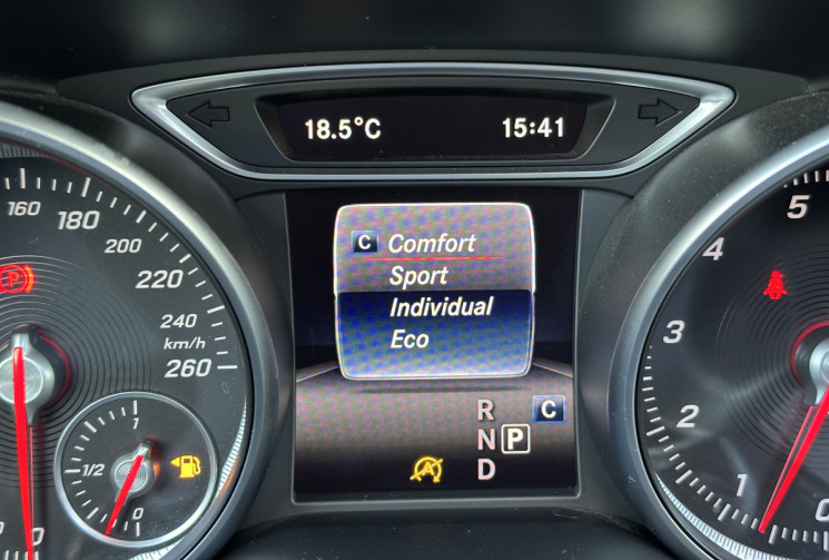 Mercedes CLA SHOOTING BRAKE 200 1.6 i 7G-DCT 156 cv FASCINATION- PACK AMG - CARPLAY