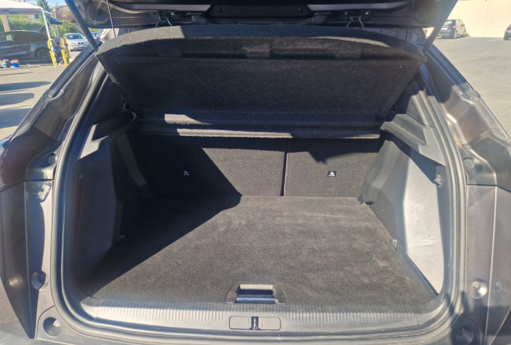 Peugeot 2008 II 1.5 BLUEHDI 16V 102 GT LINE / TOIT OUVRANT / TRES BON ETAT / GARANTIE 12 MOIS