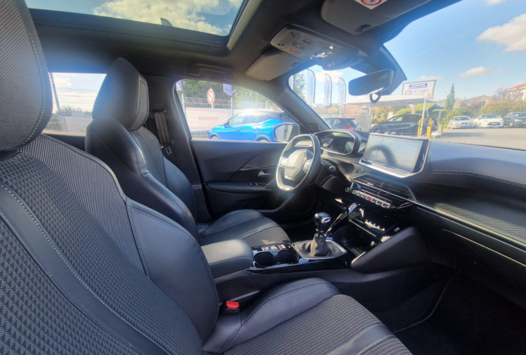 Peugeot 2008 II 1.5 BLUEHDI 16V 102 GT LINE / TOIT OUVRANT / TRES BON ETAT / GARANTIE 12 MOIS