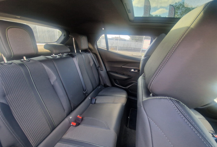 Peugeot 2008 II 1.5 BLUEHDI 16V 102 GT LINE / TOIT OUVRANT / TRES BON ETAT / GARANTIE 12 MOIS