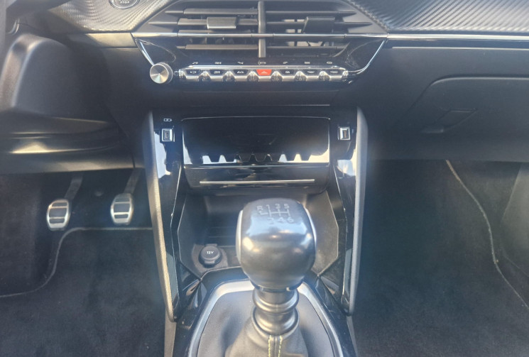 Peugeot 2008 II 1.5 BLUEHDI 16V 102 GT LINE / TOIT OUVRANT / TRES BON ETAT / GARANTIE 12 MOIS