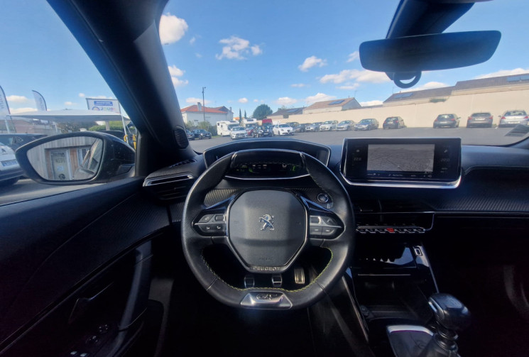 Peugeot 2008 II 1.5 BLUEHDI 16V 102 GT LINE / TOIT OUVRANT / TRES BON ETAT / GARANTIE 12 MOIS