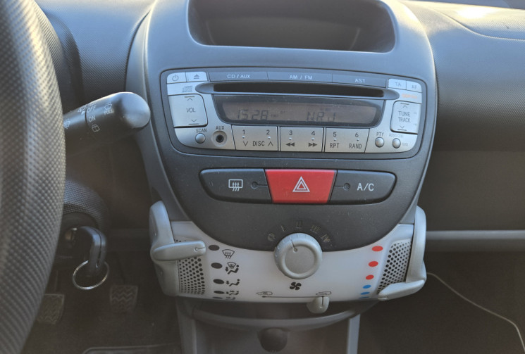 Peugeot 107 PHASE 2 1.0i - 12V URBAN MOVE * 1 ERE MAIN * EMBRAYAGE NEUF * ENTRETIEN A JOUR *
