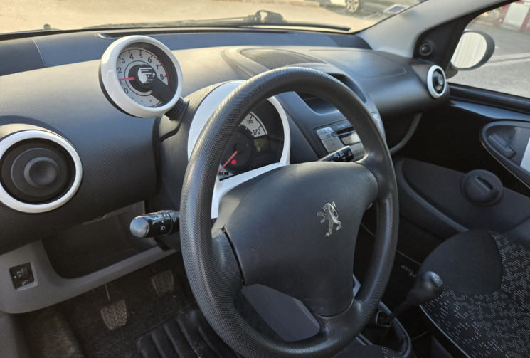 Peugeot 107 PHASE 2 1.0i - 12V URBAN MOVE * 1 ERE MAIN * EMBRAYAGE NEUF * ENTRETIEN A JOUR *