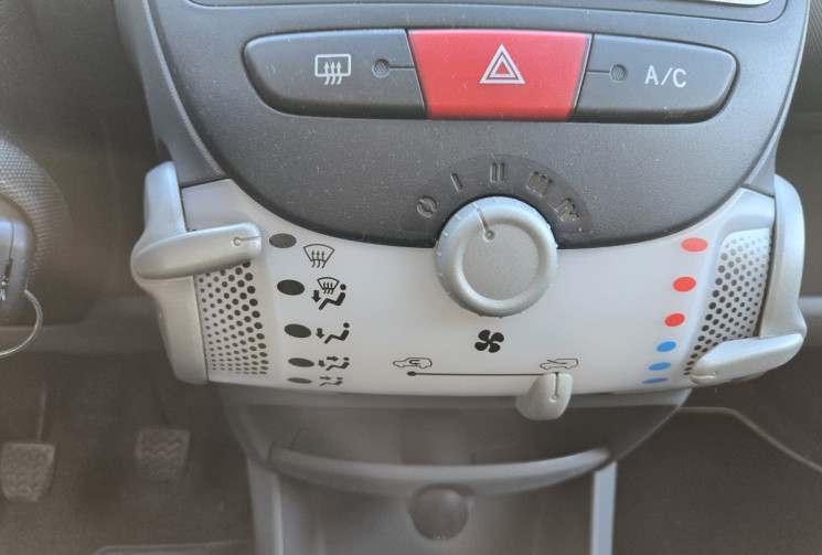 Peugeot 107 PHASE 2 1.0i - 12V URBAN MOVE * 1 ERE MAIN * EMBRAYAGE NEUF * ENTRETIEN A JOUR *
