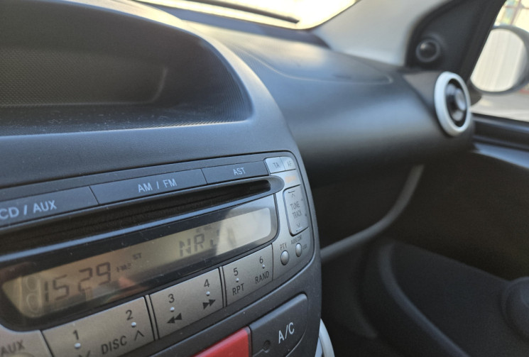 Peugeot 107 PHASE 2 1.0i - 12V URBAN MOVE * 1 ERE MAIN * EMBRAYAGE NEUF * ENTRETIEN A JOUR *