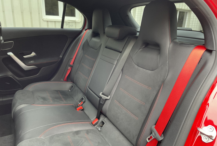 Mercedes Classe A 35 AMG 306 ch 4Matic/ Pack Aéro AMG/Sièges élec/Apple CarPlay/Toit pano/53000 km