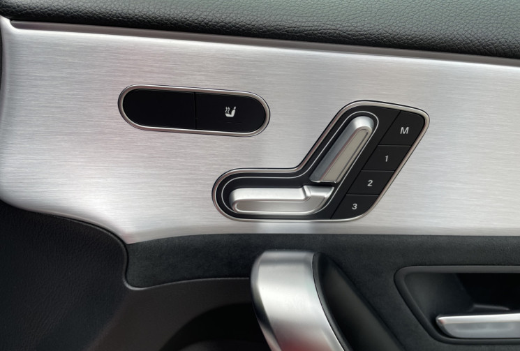 Mercedes Classe A 35 AMG 306 ch 4Matic/ Pack Aéro AMG/Sièges élec/Apple CarPlay/Toit pano/53000 km