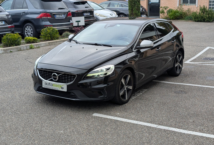 Volvo V40 T2 122 ch R-Design / Ethanol