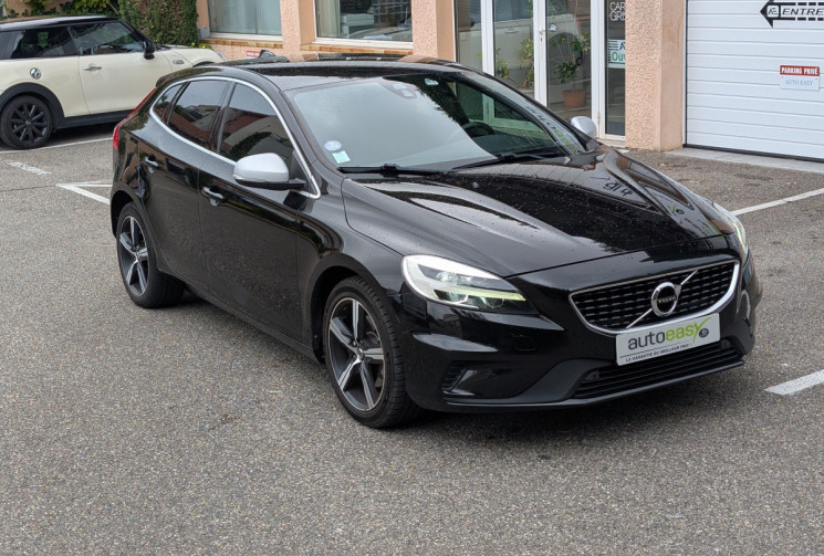 Volvo V40 T2 122 ch R-Design / Ethanol
