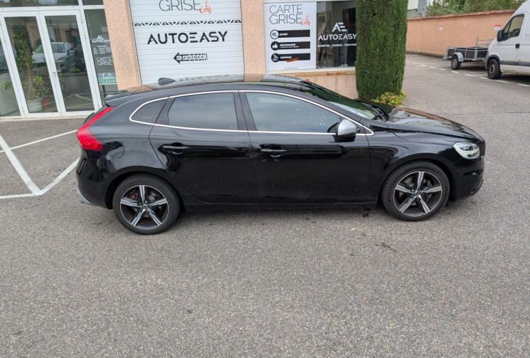 Volvo V40 T2 122 ch R-Design / Ethanol