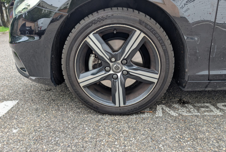 Volvo V40 T2 122 ch R-Design / Ethanol
