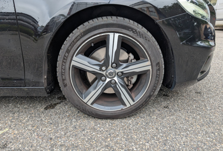 Volvo V40 T2 122 ch R-Design / Ethanol
