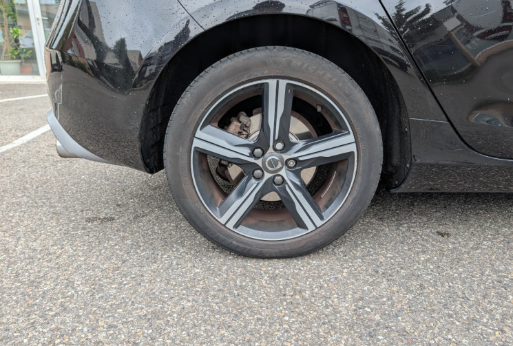 Volvo V40 T2 122 ch R-Design / Ethanol