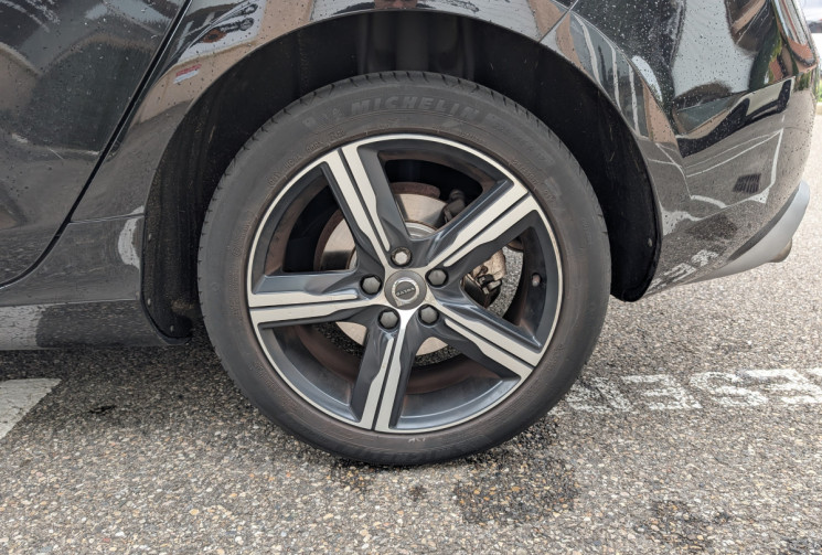 Volvo V40 T2 122 ch R-Design / Ethanol