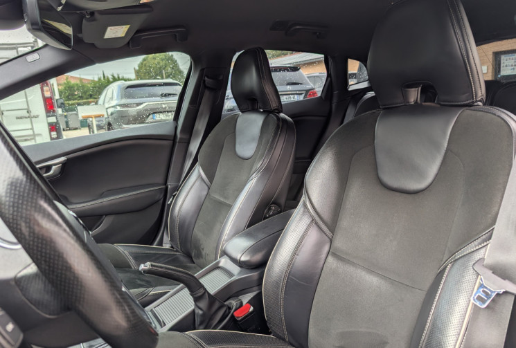 Volvo V40 T2 122 ch R-Design / Ethanol