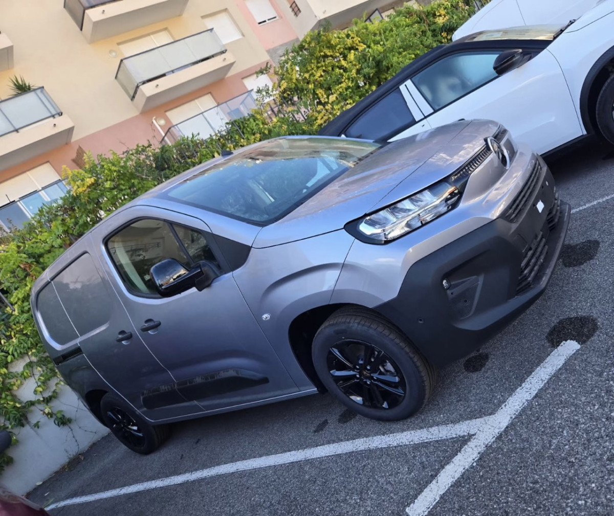 Citroën Berlingo neuf Van Fourgon Taille M 650kg BlueHdi 130s&S EAT8