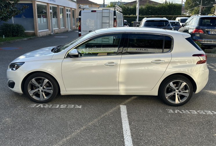 Peugeot 308 1.2 Puretech 130 ch Allure EAT6 5p / Courroie neuve chez Peugeot / Entretien à jour