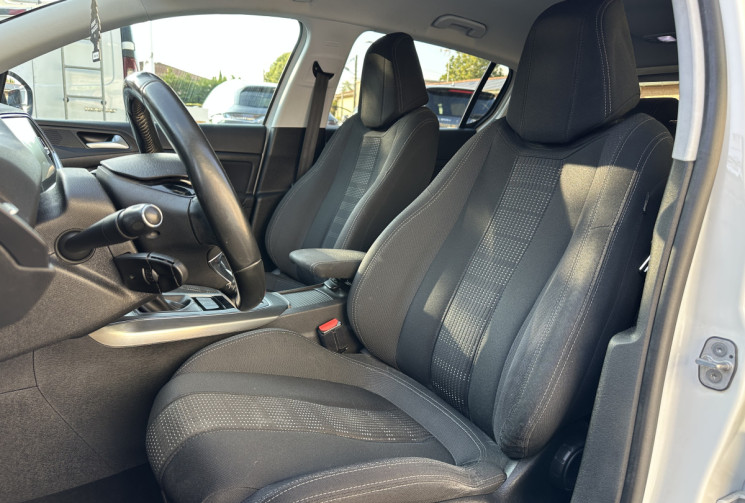 Peugeot 308 1.2 Puretech 130 ch Allure EAT6 5p / Courroie neuve chez Peugeot / Entretien à jour