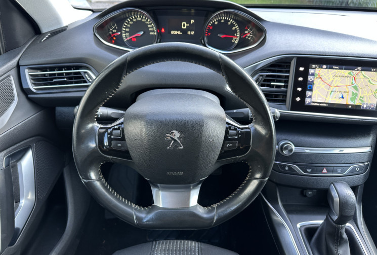 Peugeot 308 1.2 Puretech 130 ch Allure EAT6 5p / Courroie neuve chez Peugeot / Entretien à jour