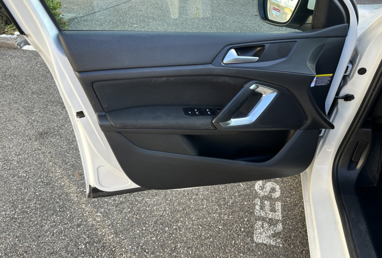 Peugeot 308 1.2 Puretech 130 ch Allure EAT6 5p / Courroie neuve chez Peugeot / Entretien à jour