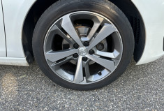 Peugeot 308 1.2 Puretech 130 ch Allure EAT6 5p / Courroie neuve chez Peugeot / Entretien à jour