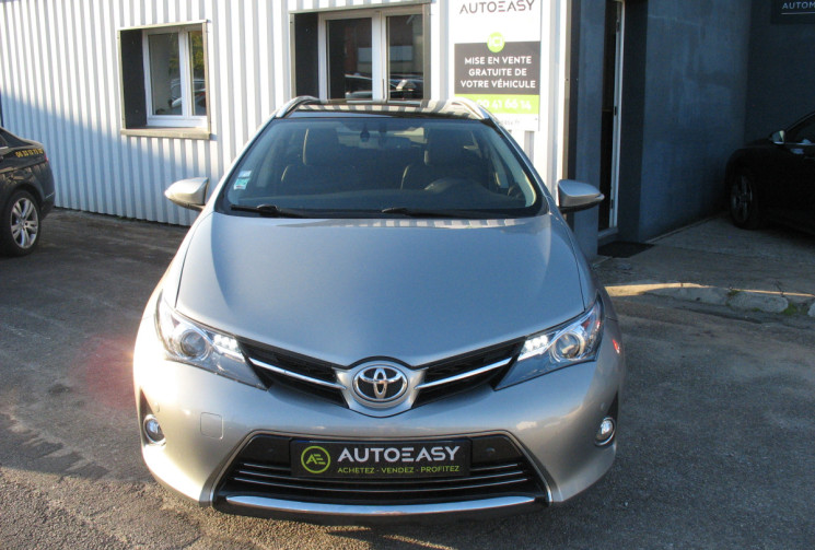 Toyota AURIS SW  (2) 124 D-4D Dynamic