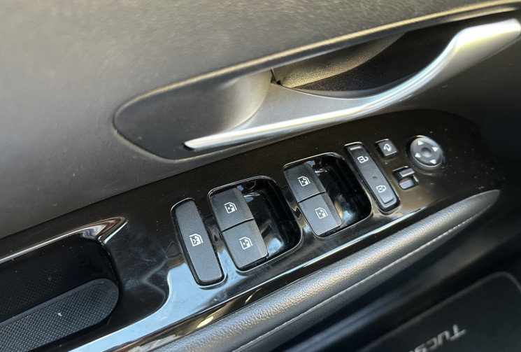 Hyundai Tucson CREATIVE 1.6 CRDI 136 HYBRIDE 48V  DCT7 * TOIT OUVRANT PANO * ENTRETIEN HYUNDAI 