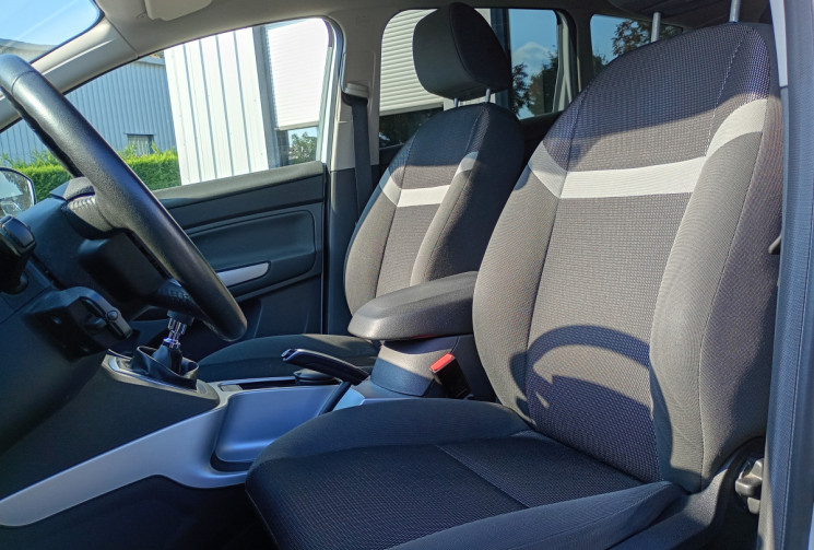 Ford Kuga 2.0 TDCi 140 cv - TITANIUM