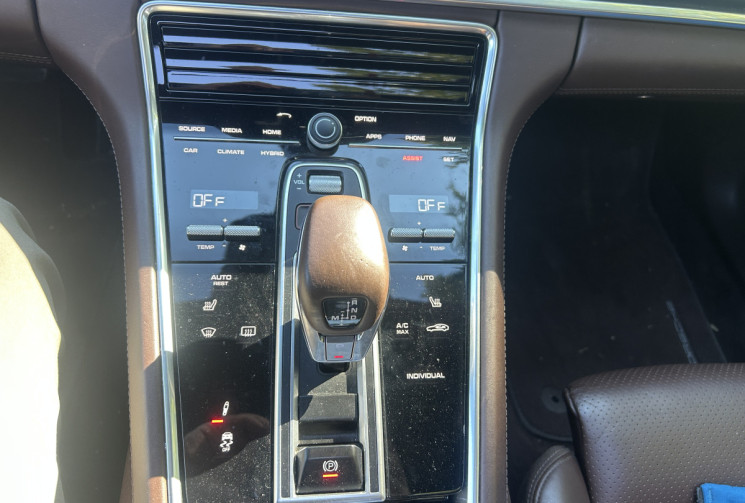 Porsche Panamera II (971) Sport Turismo 2.9 DFi V6 462 Plug in Hybrid PDK8 330 Entretien Porsche