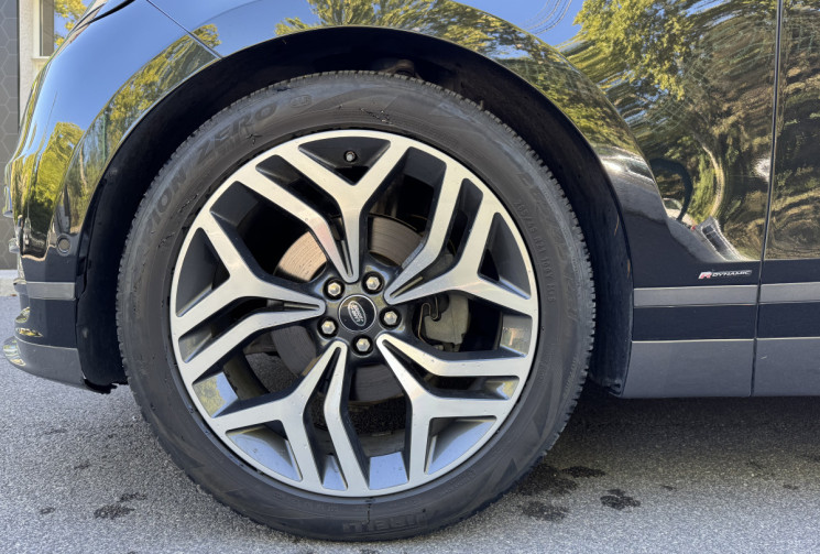 Land-Rover Range Rover Velar D240 HSE R-Dynamic / Toit pano ouvrant / Carplay / Entretien à jour 
