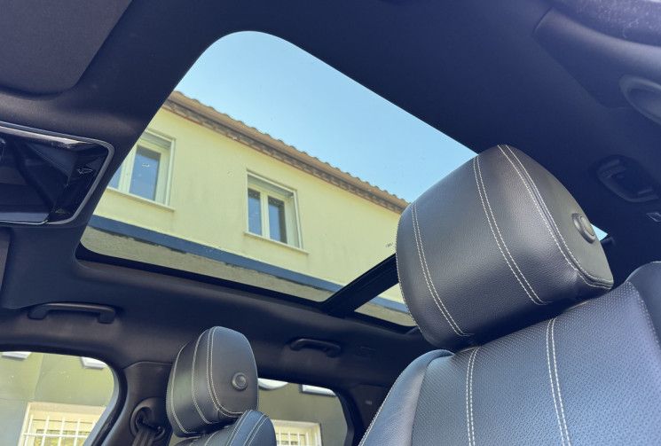 Land-Rover Range Rover Velar D240 HSE R-Dynamic / Toit pano ouvrant / Carplay / Entretien à jour 
