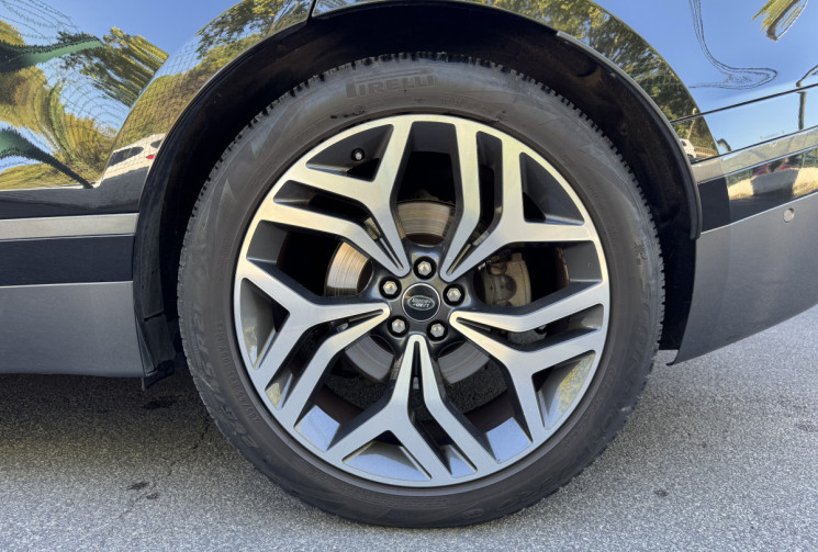 Land-Rover Range Rover Velar D240 HSE R-Dynamic / Toit pano ouvrant / Carplay / Entretien à jour 