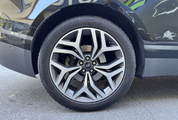 Land-Rover Range Rover Velar D240 HSE R-Dynamic / Toit pano ouvrant / Carplay / Entretien à jour 