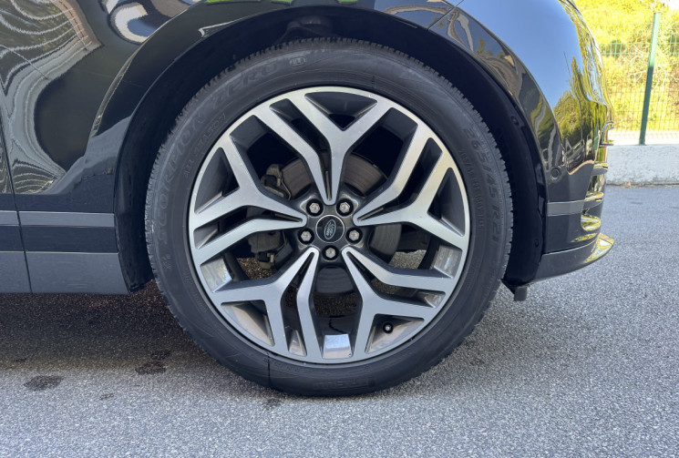 Land-Rover Range Rover Velar D240 HSE R-Dynamic / Toit pano ouvrant / Carplay / Entretien à jour 