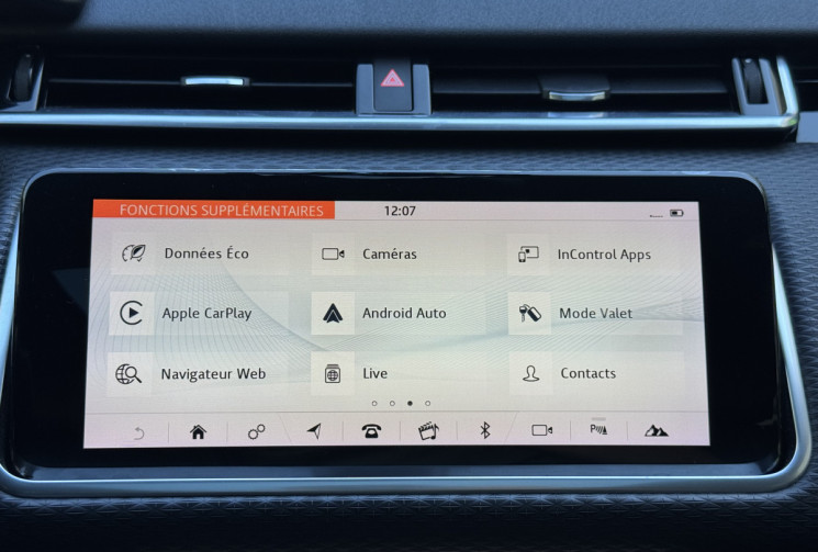 Land-Rover Range Rover Velar D240 HSE R-Dynamic / Toit pano ouvrant / Carplay / Entretien à jour 